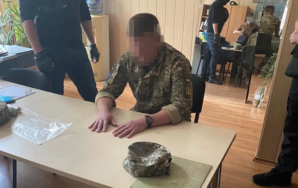 У Києві заступника начальника ліцею імені Богуна затримали за хабар