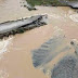 Aguaceros destruyen puente El Badén en La Vega y afectan viviendas en Santiago