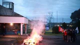 Les surveillants de la prison de Gradignan (Gironde) sanctionnés après la grève de janvier