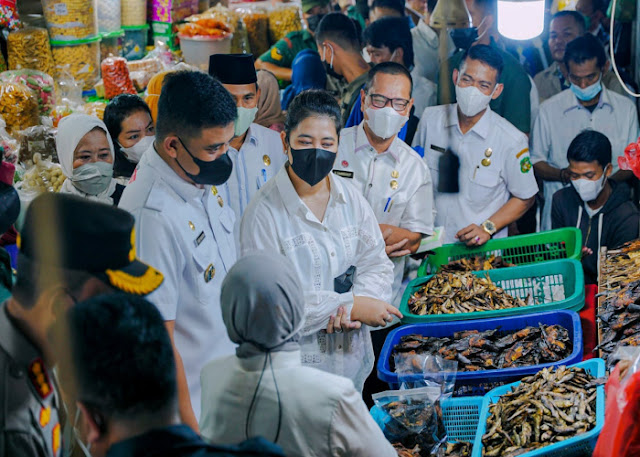 Cek Ketersediaan Sembako dan Masa Saji Kemasan ProduK Jelang Idul Fitri, Bobby Nasution Juga Tanpung Keluhan Pedagang Pasar 