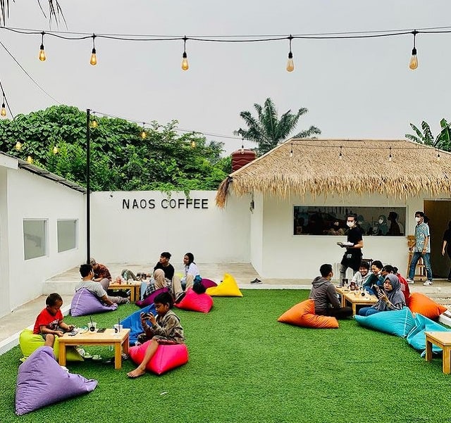 suasana naos coffee depok