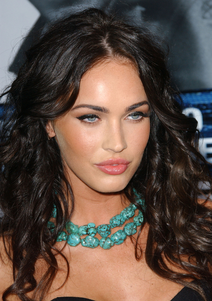 2011 wavy updo hairstyle pictures megan fox long wavy hairstyle