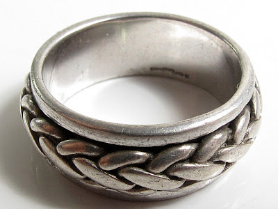 VINTAGE STERLING SILVER CELTIC KNOT CENTRAL BAND MOVES RING UK SIZE R