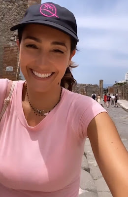 Caterina Balivo foto visita Pompei archeologia oggi 19 giugno