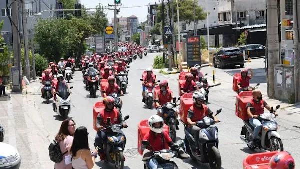 Απεργούν σήμερα οι εργαζόμενοι στα ξενοδοχεία και στην e-food για ΣΣΕ και δικαιώματα