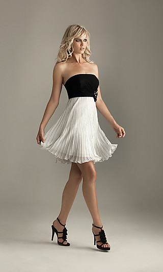 Formal Wedding Dresses: Strapless Black And White Short ...