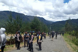 Kontak Tembak dengan Kelompok Separatis di Puncak, 1 Anggota TNI Terluka