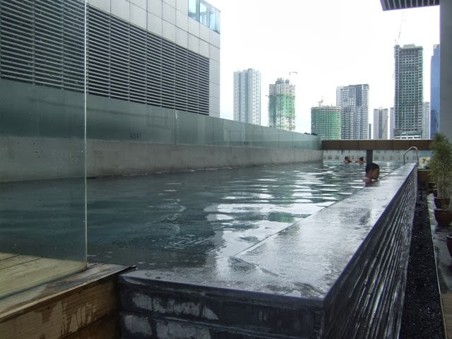 f1 hotel manila lap pool