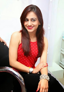 Aksha Launches 1st Naturals W Salon Stills