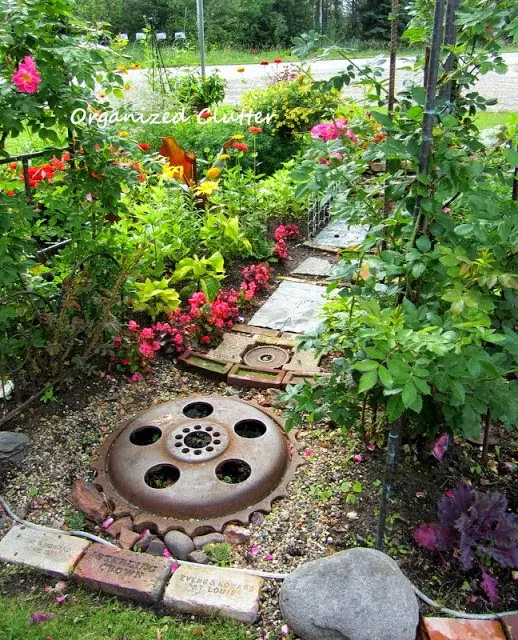 A Junky Garden Pathway www.organizedclutterqueen.blogspot.com