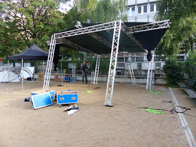 cène, fabrication de scène, diy, fabrication de praticable, wood stage, scéne en bois, stand out, Agora citoyenne - Forum des associations du 10eme - 10 septembre 2017, Forum associations et vie locale – Paris 10- Signalétique, Forum des associations, paris 10, mairie du 10eme, ismail et julien, ismail konate, julien kozlowski, conception, design, scène, citoyenneté, menuiserie, agence donner des ailes, dda, agence dda, juko access, juko concept, event design, designer d’événement, bureau d’étude et de conception, conception 3D,  , scénographie, makeover, space makeover, muséographie, expographie, aménagement, bois, menuiserie, art, art contemporain, scene asd sx 290, dxr 12, dxs 15.