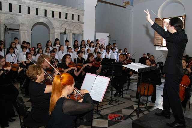 Tarsus’ta Önce Tarihi Gezi Sonra Çocuk Şarkıları Konseri