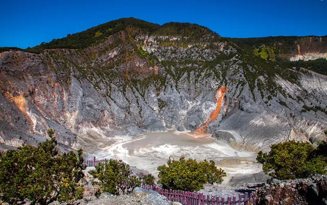 tangkuban perahu