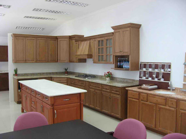 How to Custom Kitchen Cabinets: The Pros and Cons