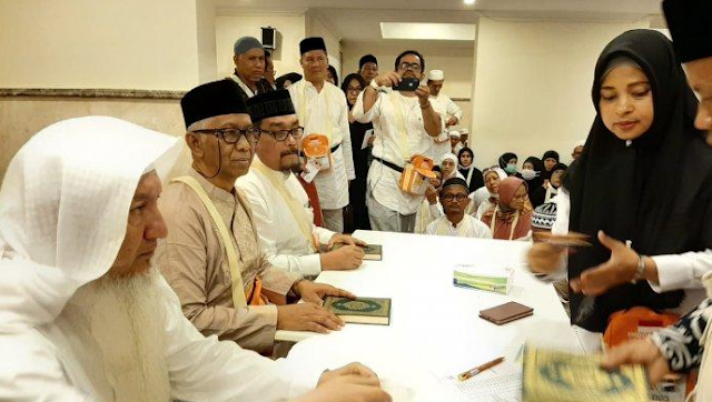 Jemaah Haji Asal Aceh Terima Uang Wakaf Dari Baitul Asy Rp 4,5 Juta Per Orang di Makkah