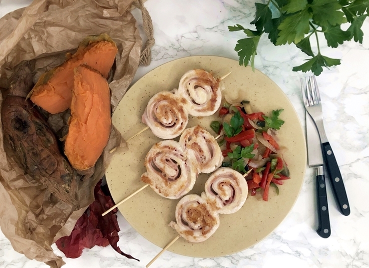 Piruletas de pollo con verduras y boniato