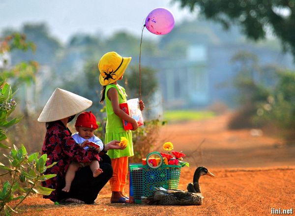 nhớ ngày xưa cùng mẹ đi chợ tết