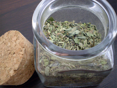 Herbs De Provence. HERB DE PROVENCE :