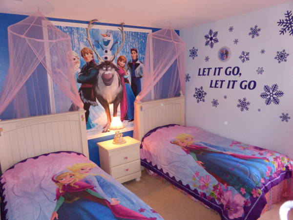 Kamar Tidur Anak Perempuan Bertema Frozen