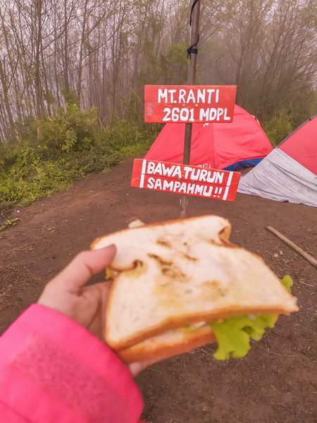 mendaki gunung ranti