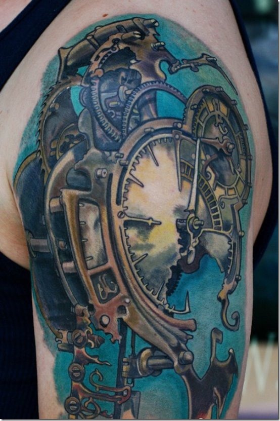 bleu_steampunk_horloge_bras_tatouage