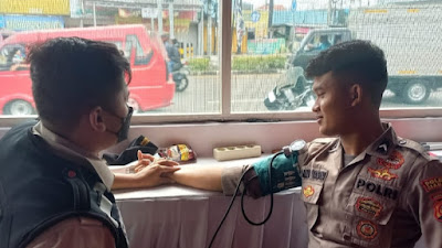 Pastikan Kondisi Fit, Si Dokkes Polres Cianjur Cek Kesehatan Personel Pos Pam Ops Lilin Lodaya 2022