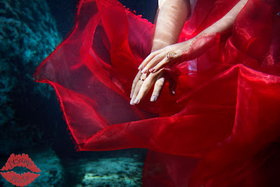 underwater engagement photography at Tulum