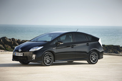 2011 Toyota Prius X Official Photos