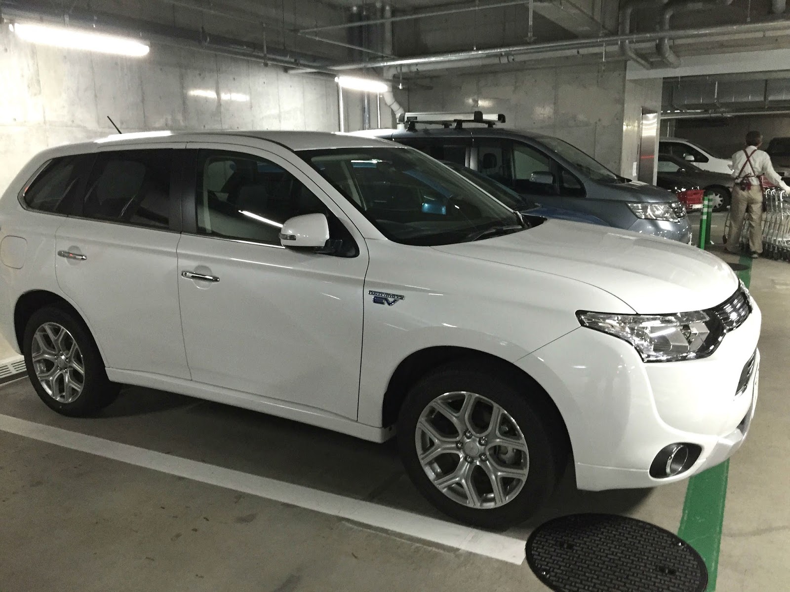 Car Review 三菱自動車 アウトランダー Phev Mitsubishi Outlander Phev レビュー Sekai Drive