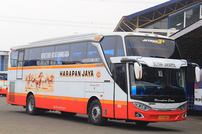 Foto Bus Harapan Jaya 580