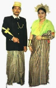  Jelaskan mengenai kain atau pakaian tradisional daerah Madiun 40 Trend Masa Kini Model Pakaian Daerah Madiun