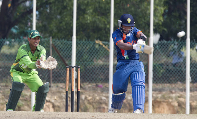 Unmukt Chand smashing