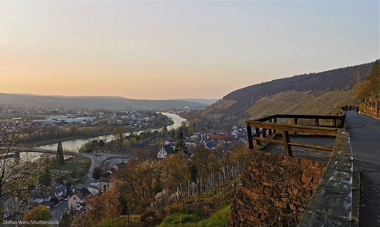 Wanderweg durch die Weinberge