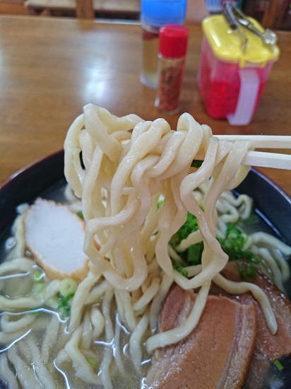 しまそば(大)の麺