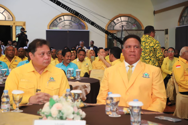 Ini Prestasi Paulus Waterpauw yang Membanggakan di Pemerintahan dan Partai Golkar