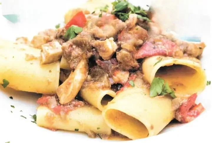 Paccheri con ragù di orata