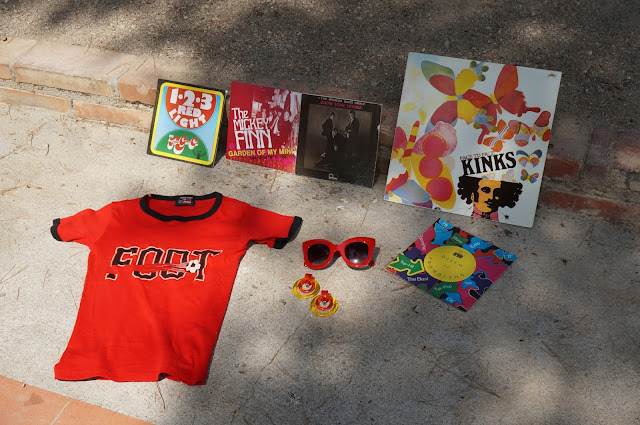 60s clear earrings 70s tee football kinks spencer davis group mickey finn 1910 fruitgumco ep lp 