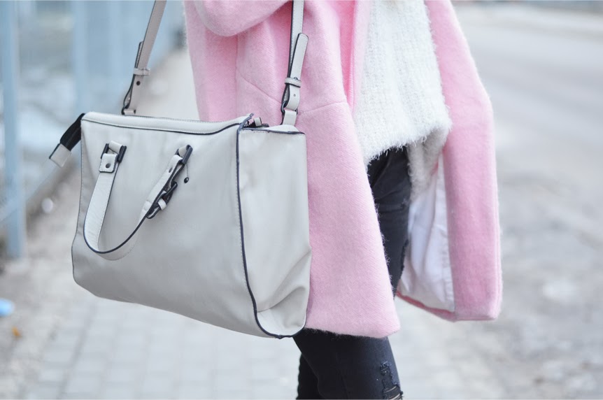  light pink oversize coat, fluffy sweater, ripped jeans, converse 