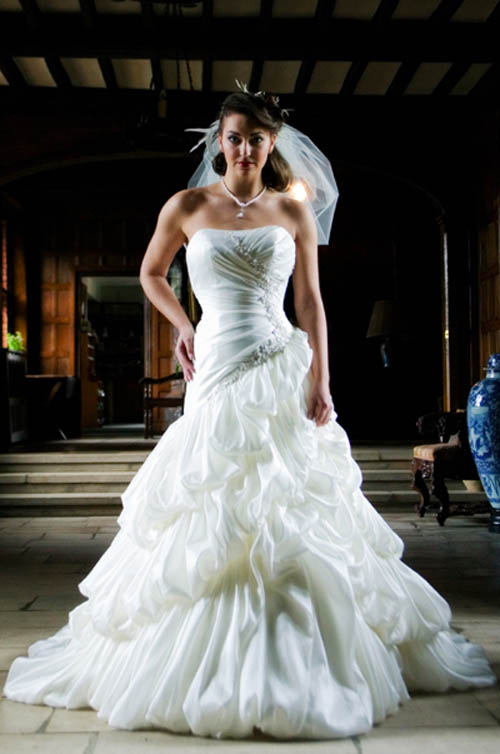 Appearances with strapless wedding gowns always seem rather alluring