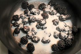 Cooking blackberry sauce