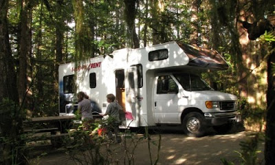 Vores autocamper på Green Point campingpladsen i Pacific Rim National Park, Vancouver Island, Canada