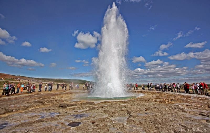 Strokkur is a fountain geyser in the geothermal area beside the Hvítá River in Iceland in the southwest part of the country, it is located near the capital Reykjavik, Strokkur is one of the most famous active geyser and European country.