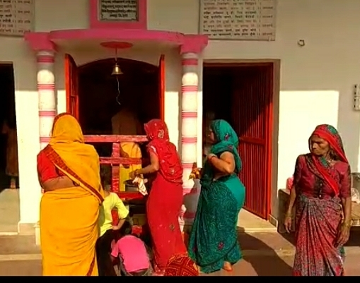 चौथे दिन भक्तों ने की मां कूष्मांडा देवी की आराधना