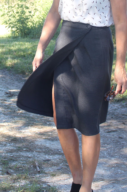 Indie Sew Fall skirt week - Nita Wrap skirt in the wind