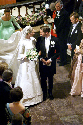 For her wedding gown Alexandra called upon Danish designer J rgen Bender