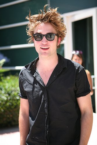 robert pattinson new moon movie. robert pattinson who plays