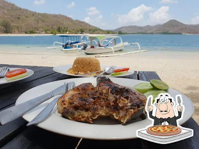 Seafood lunch at Gili Sudak