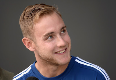 Tall and lanky England fast Bowler Stuart Broad - celebrity wallpapers
