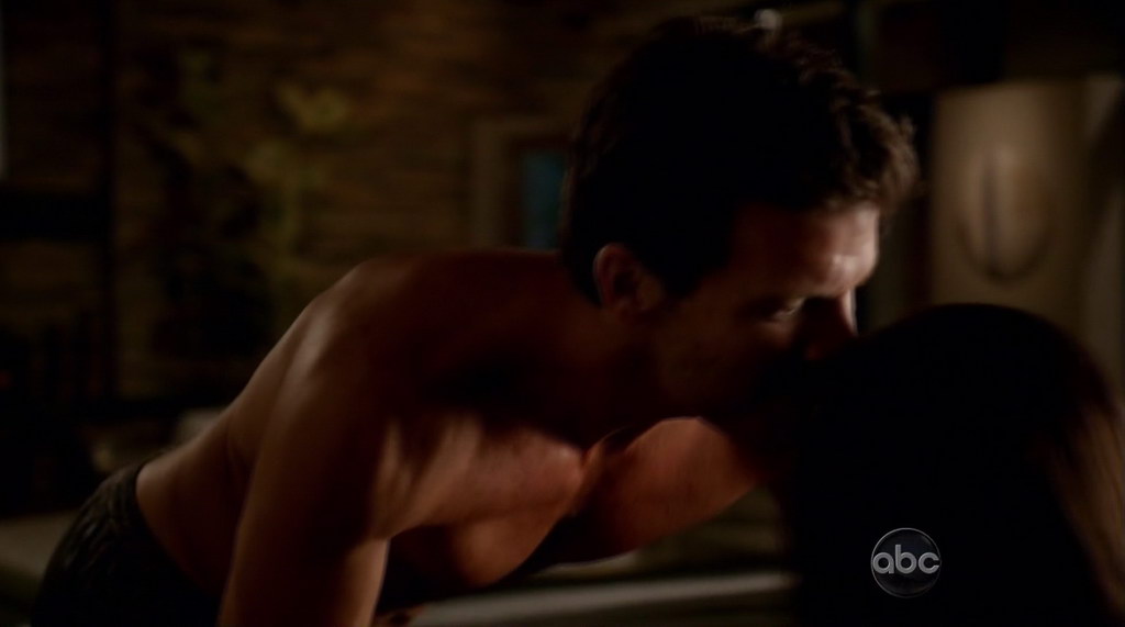 Mark Deklin Shirtless in GCB s1e02