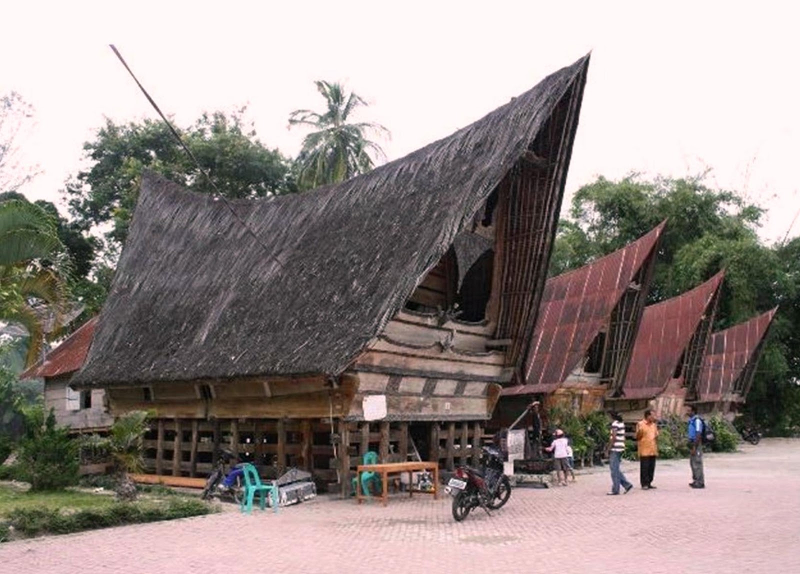 10 Rumah Adat Sumatera Utara - Pariwisata Sumut